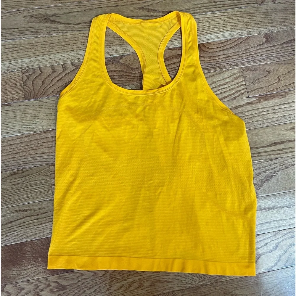 Lululemon Swiftly Tech Racerback 2.0‎ *Race Clementine / Clementine